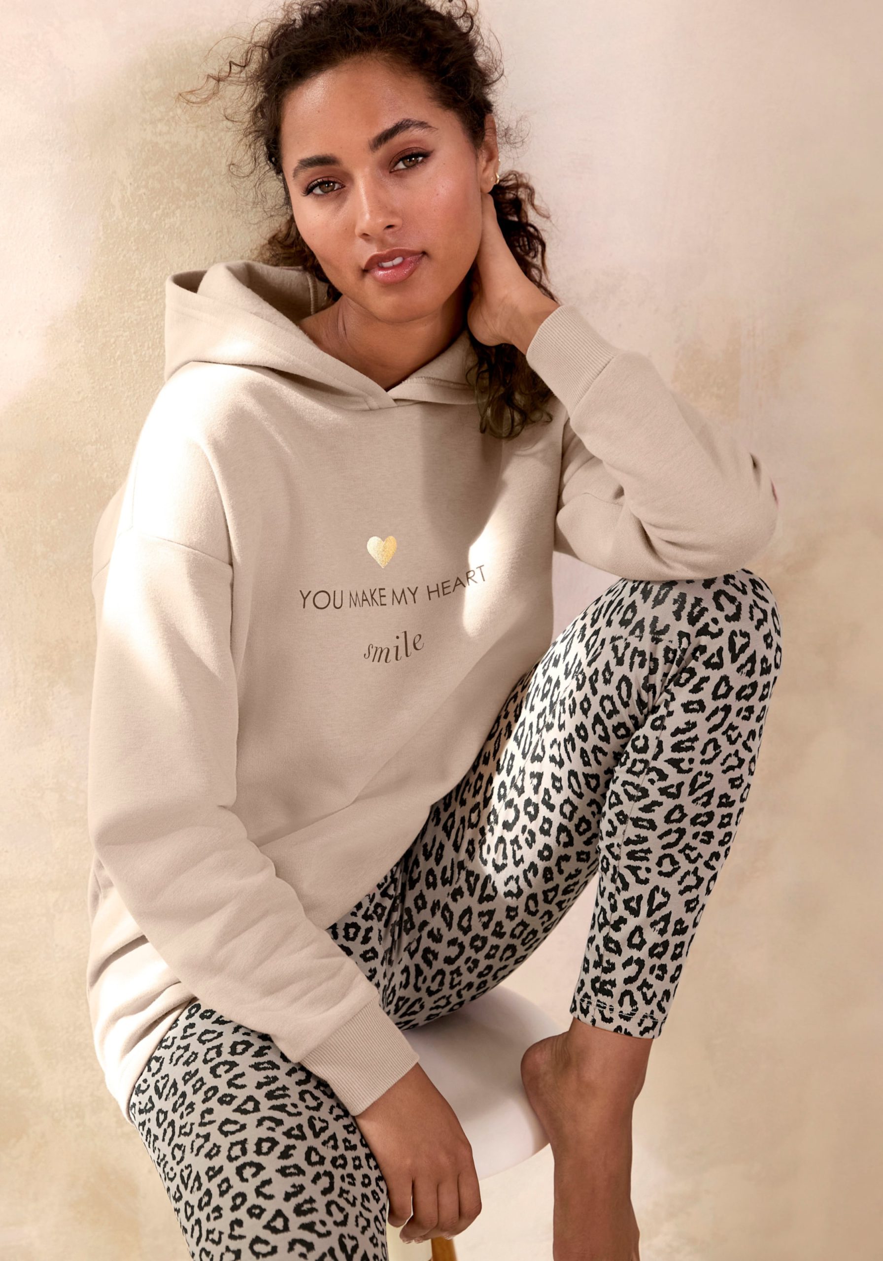 ausgefallene-hoodies-damen-323snm-1.jpg