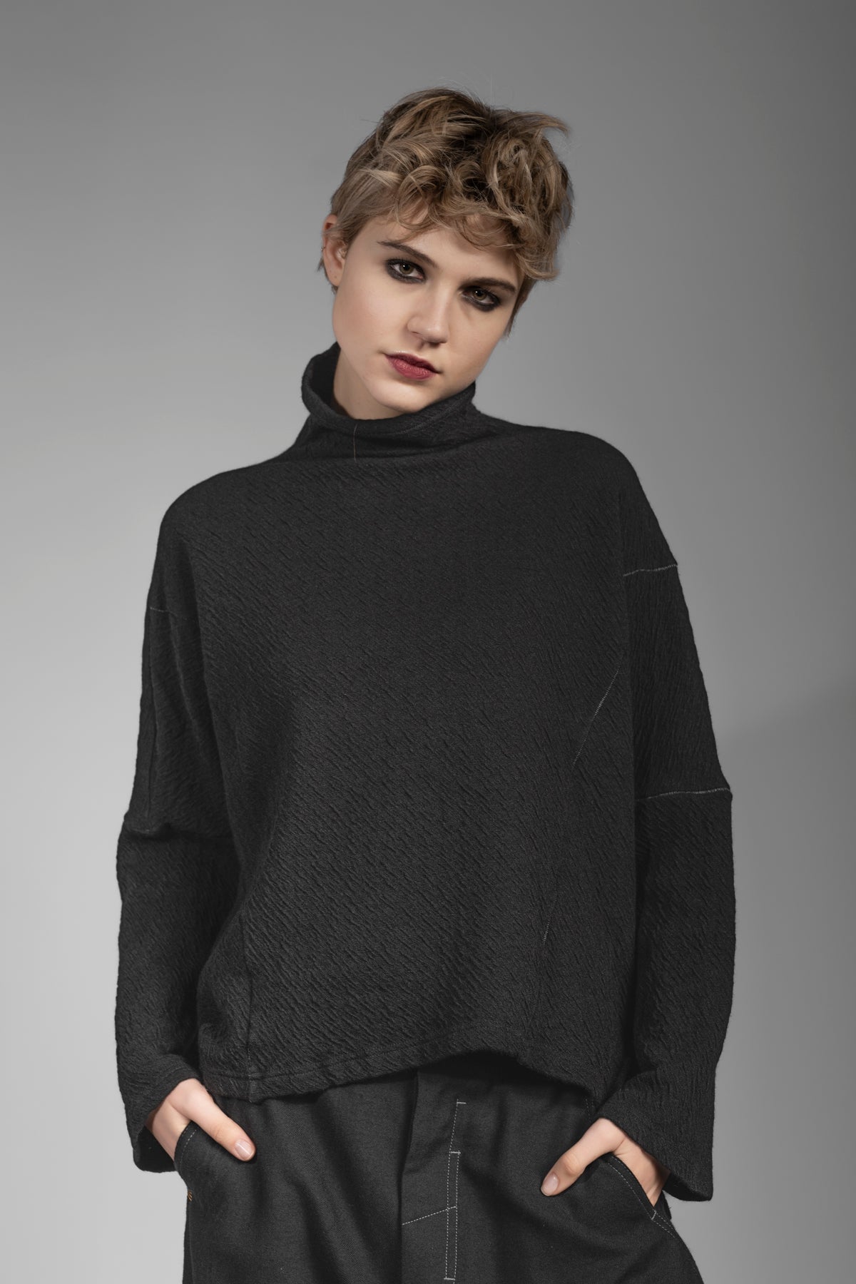 rollkragenpullover-damen-schwarz-145ava-1.jpg