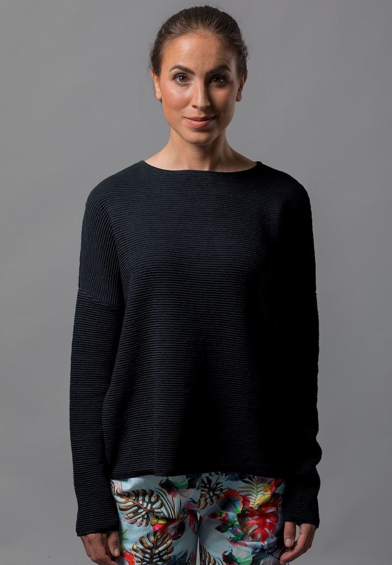 schwarzer-pullover-damen-304ipe-1.jpg